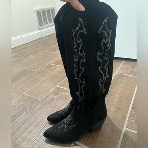 Women’s Black Cowboy Boots- Size 9